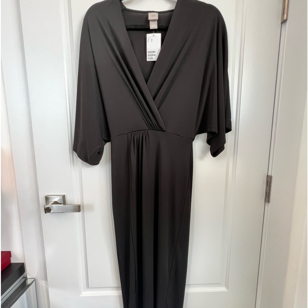 NWT H&M v-neck dress Size XS